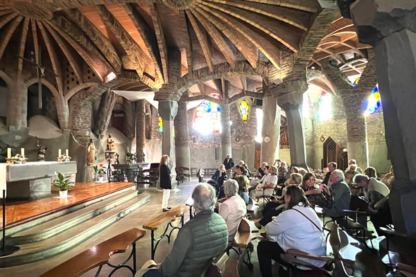 Visita-a-la-Colonia-Gaudí-y-Cripta-Güell